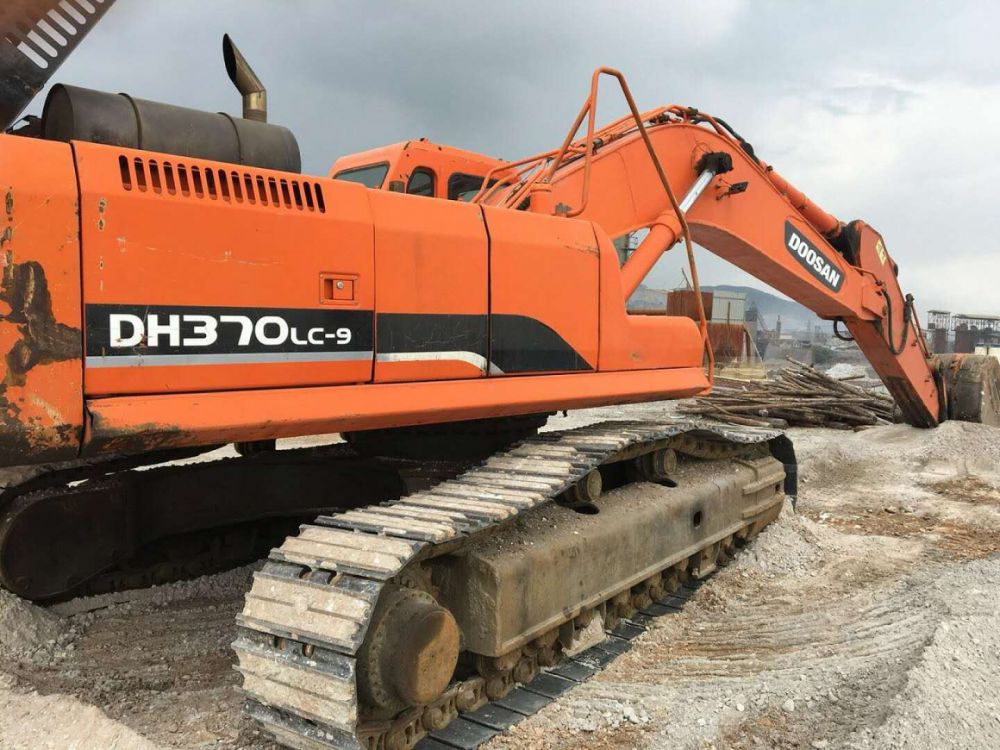 斗山dh370lc-9 挖掘机