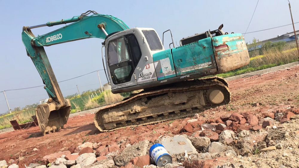 神钢sk230-6e 挖掘机