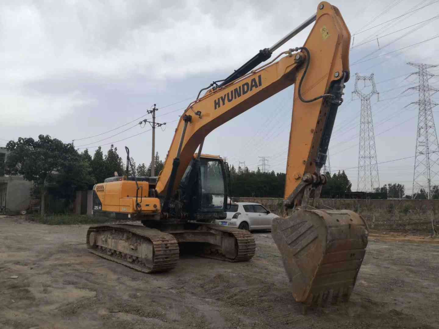 现代225lvs 挖掘机