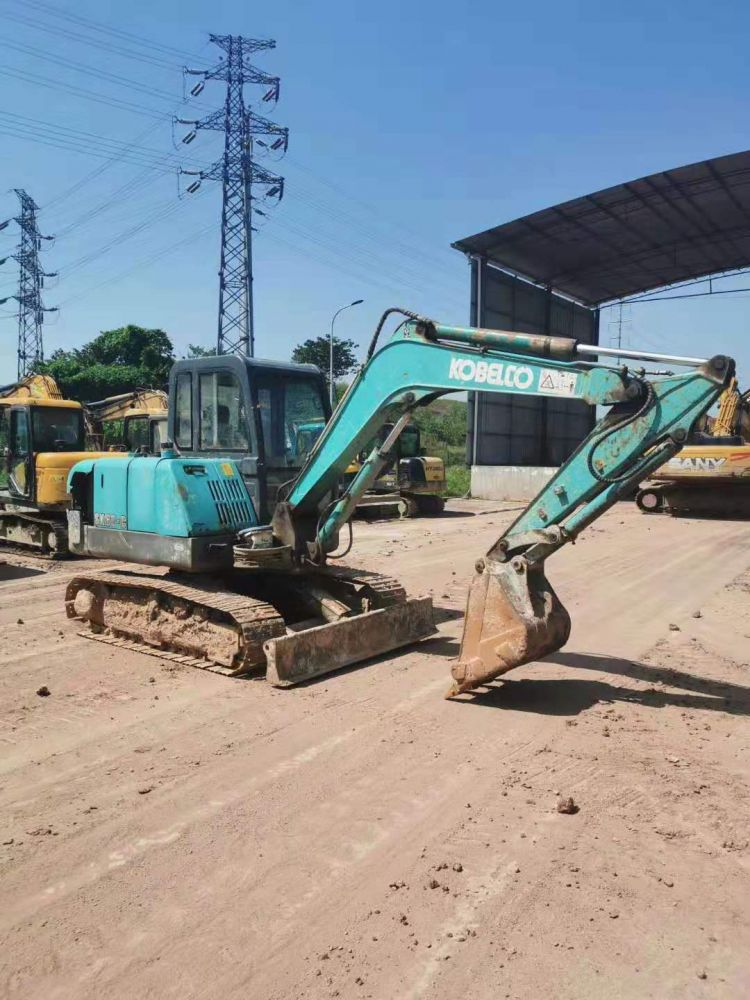 神钢sk60 挖掘机