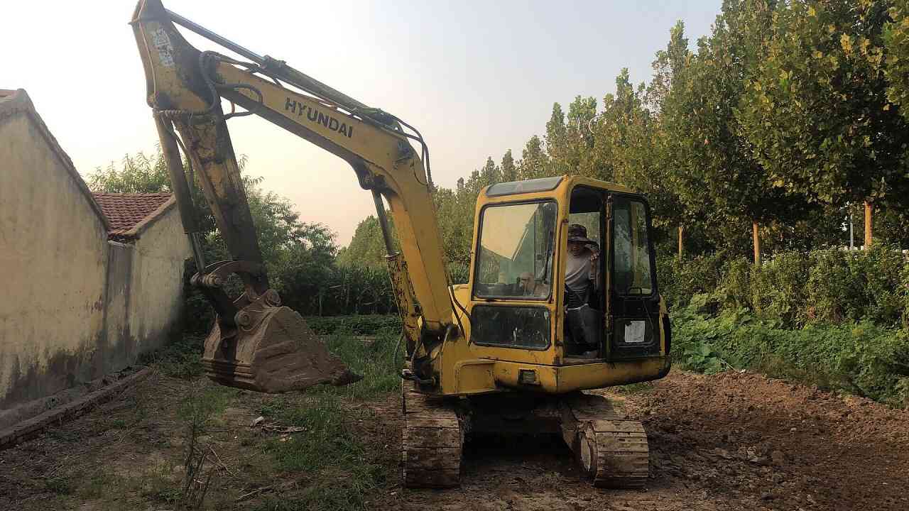 现代r60-5 挖掘机