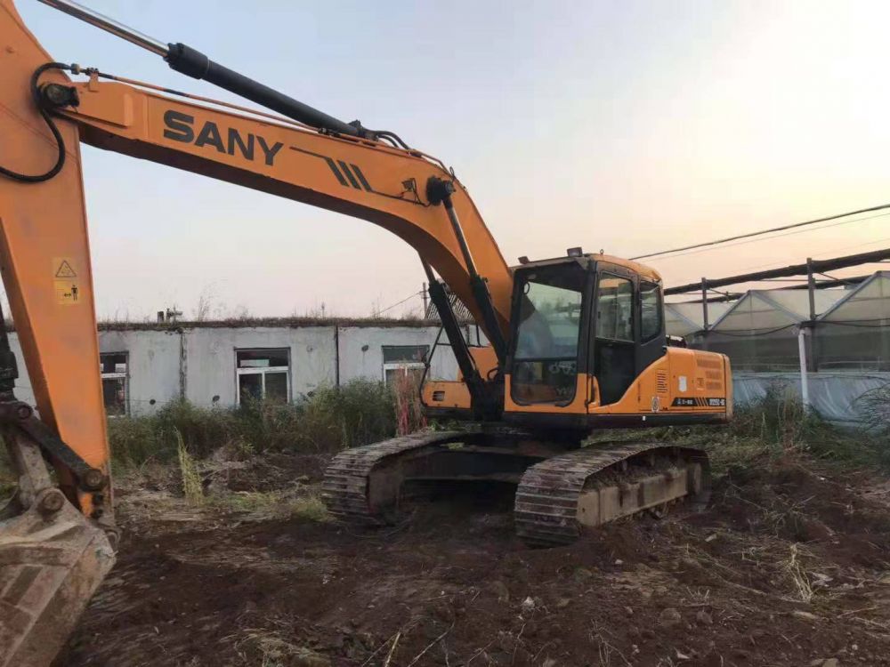 三一重工sy215c8s挖掘机