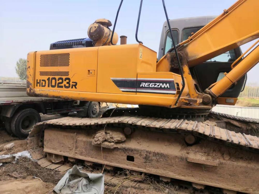 实拍照片13年加藤1023,手续全,可看可试,性能免检,全车原版吨位:23吨