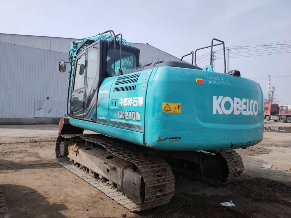 神钢sk200 挖掘机