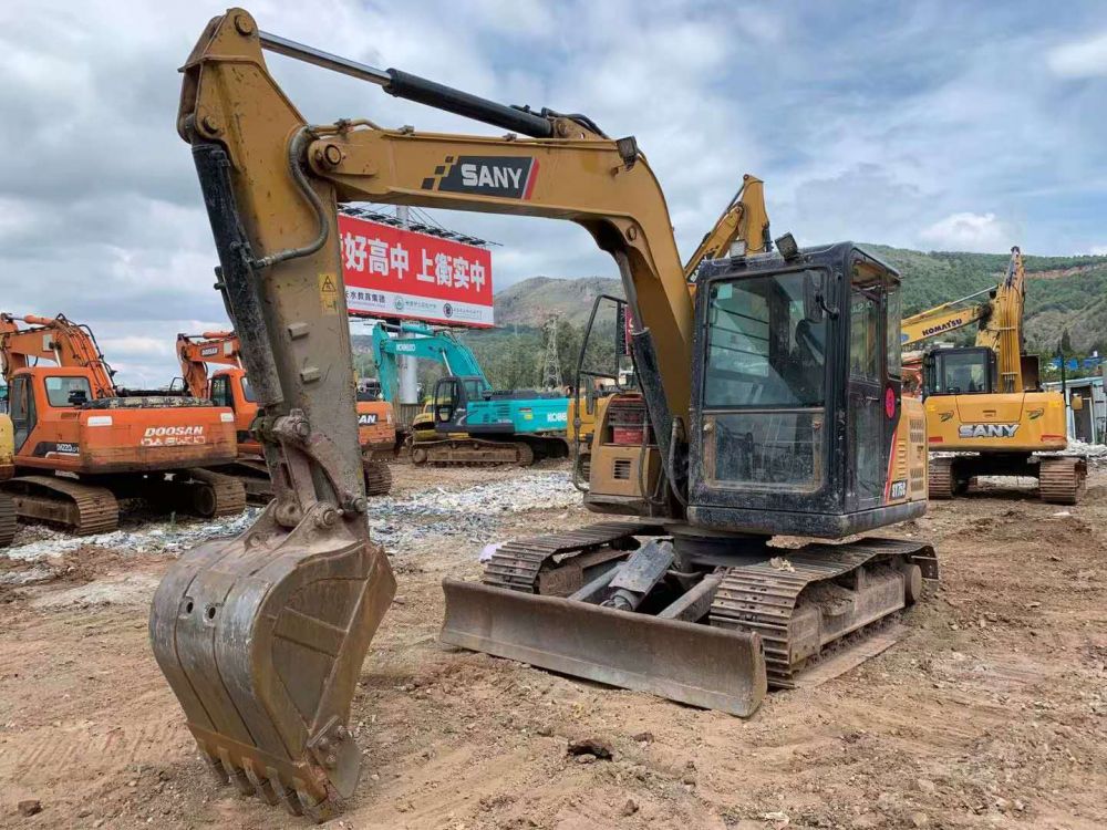 三一重工sy75c10挖掘机