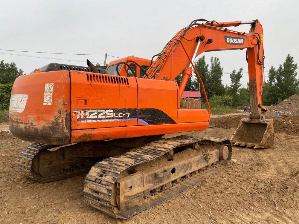 斗山dh225-7 挖掘机
