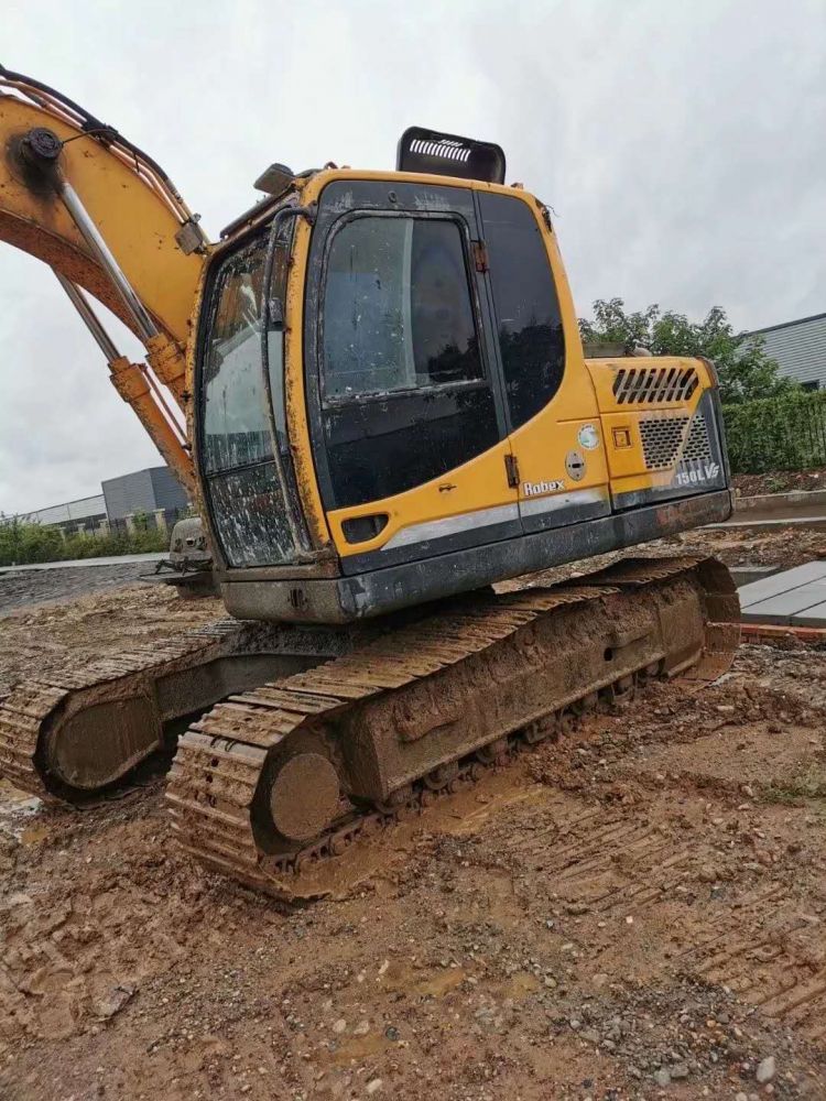 现代r150lc9挖掘机