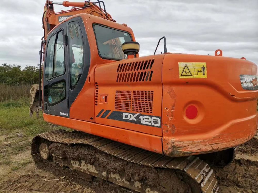 斗山dx120挖掘机