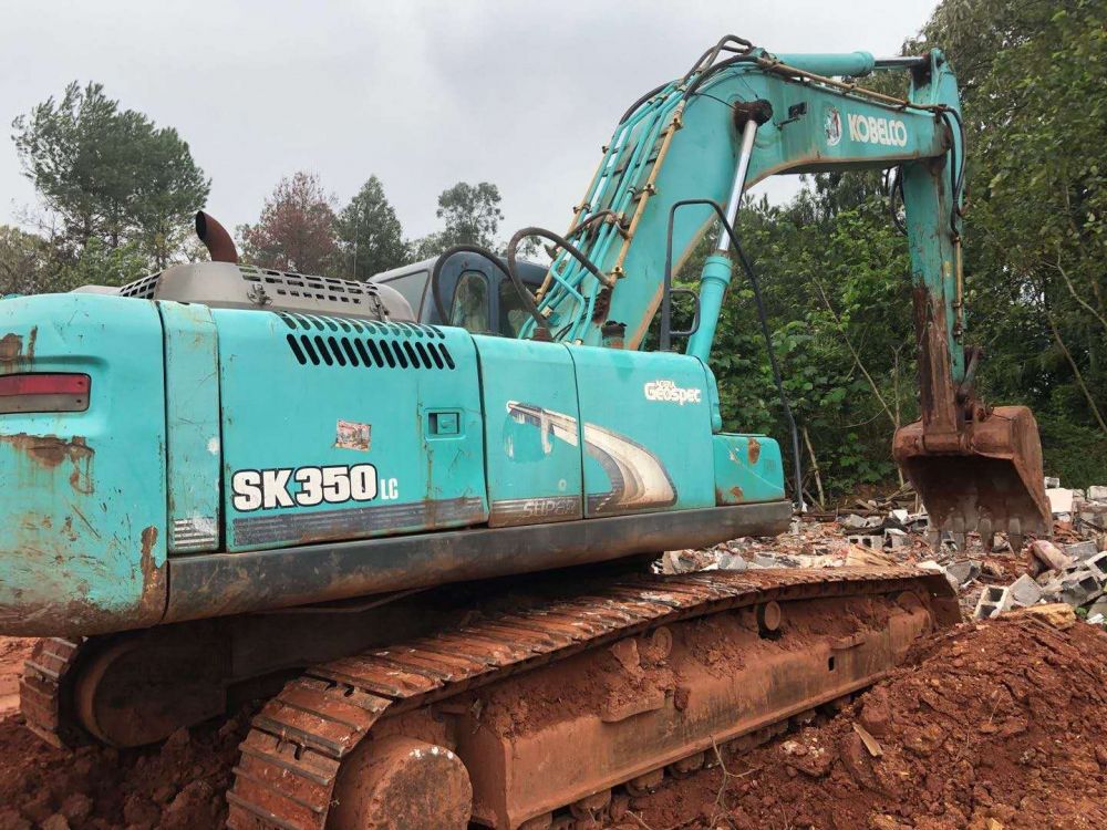 神钢sk350超8挖掘机