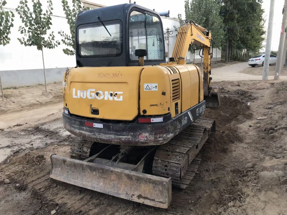 柳工clg906d挖掘机