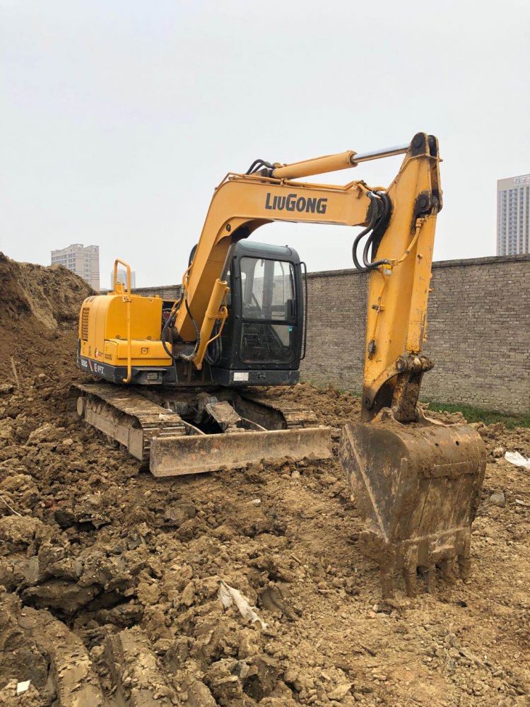 柳工clg908d挖掘机