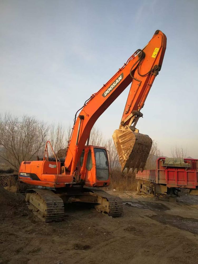 斗山dh225lc-7 挖掘机-立刻卖工程机械网