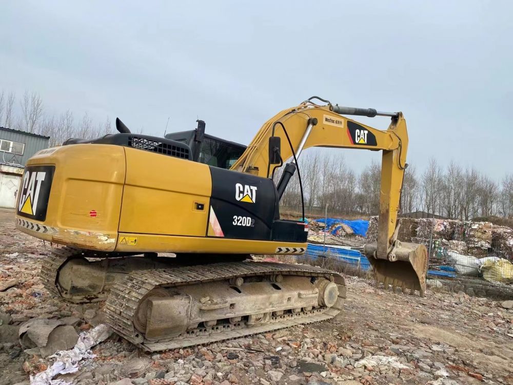 实拍照片2017年卡特320d2原版吨位:20吨年限:2017年小时:不详设备型号
